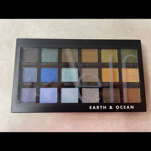 Eyeshadow palette - Picture 2 of 2